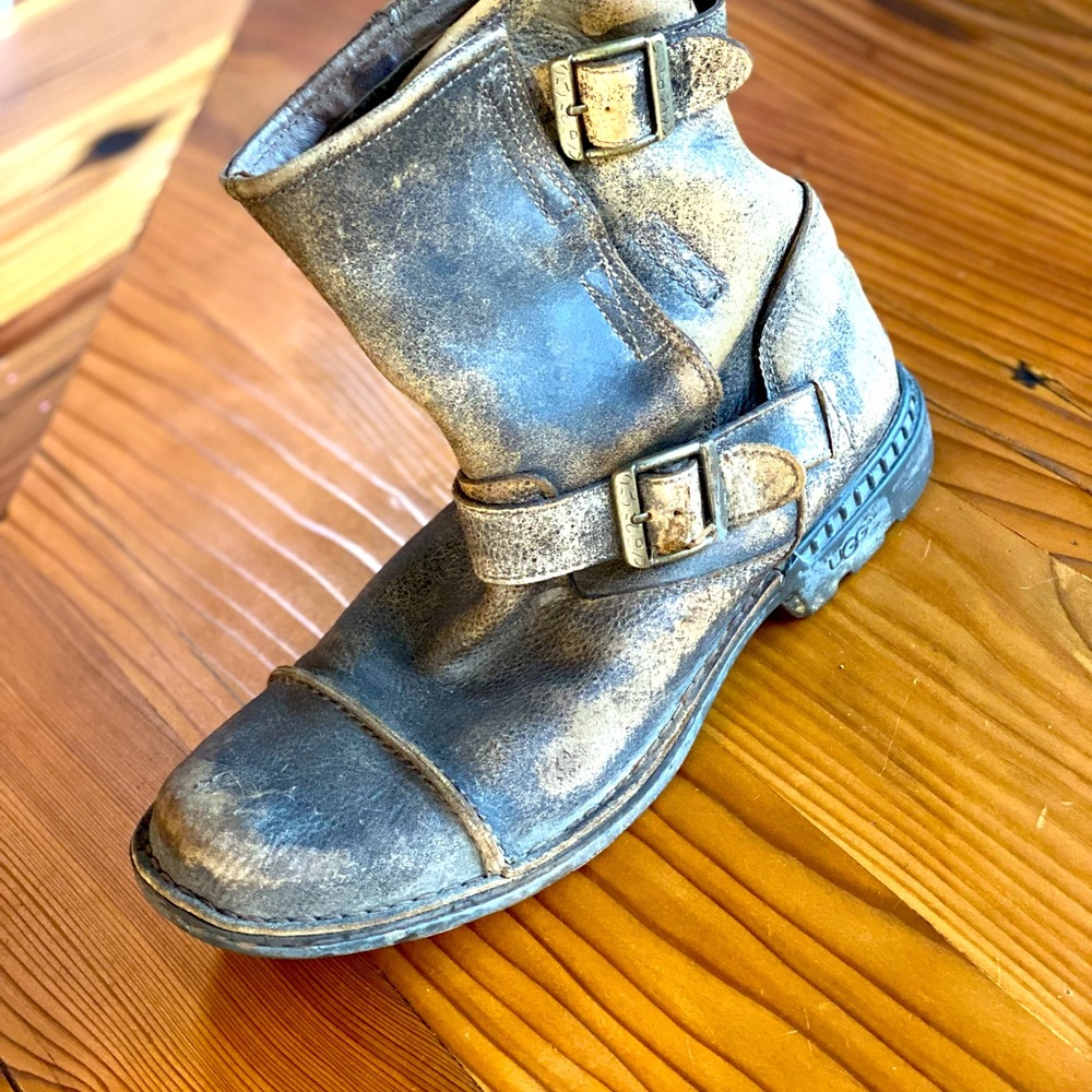Uggs tall wool insulated leather boots